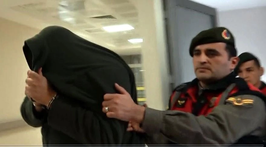 Διασύρουν το Στράτευμα και ξεφτιλίζουν την Κυβέρνηση οι Τούρκοι: Καρέ καρέ η μεταγωγή των Ελληνων στρατιωτών – Γνώριζε από χτες το Μαξίμου…